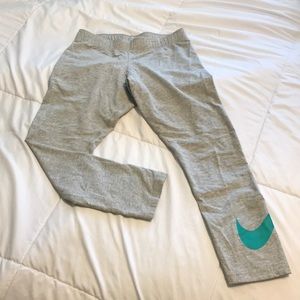 Nike capri leggings